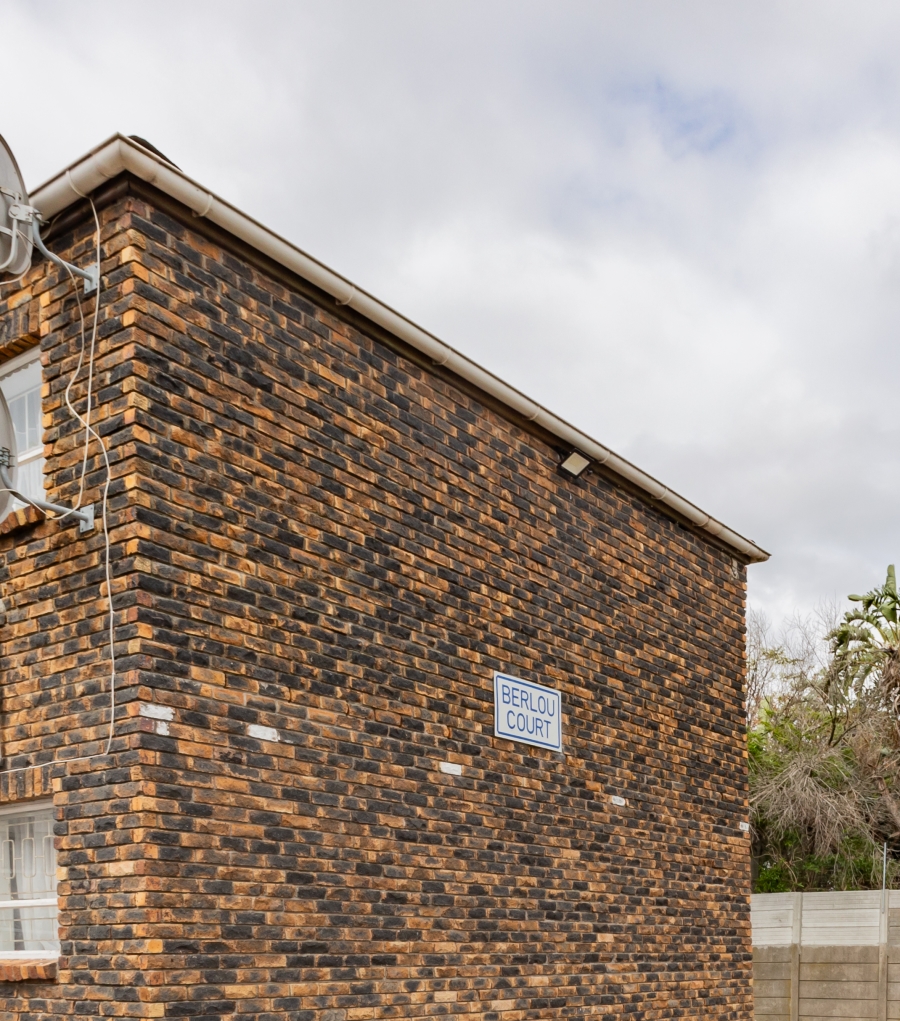 2 Bedroom Property for Sale in Oakdene Western Cape